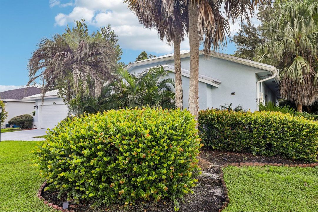 3-web-or-mls-Lexington Dr-S2109-003