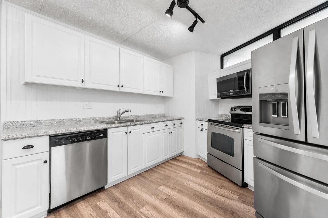 Kitchen (1)