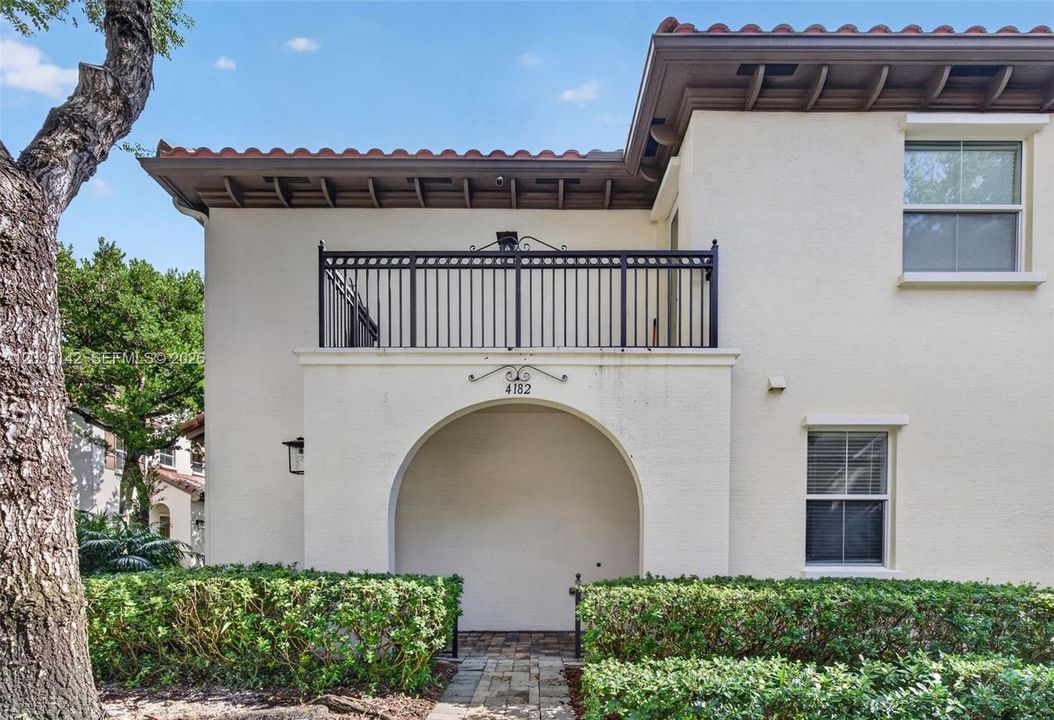 For Sale: $480,000 (2 beds, 2 baths, 1254 Square Feet)