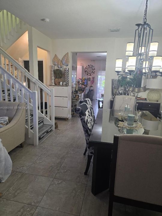 For Rent: $2,700 (3 beds, 2 baths, 1659 Square Feet)