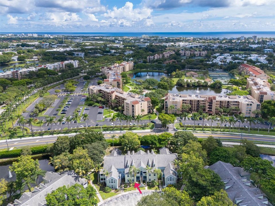 For Rent: $1,925 (1 beds, 1 baths, 696 Square Feet)