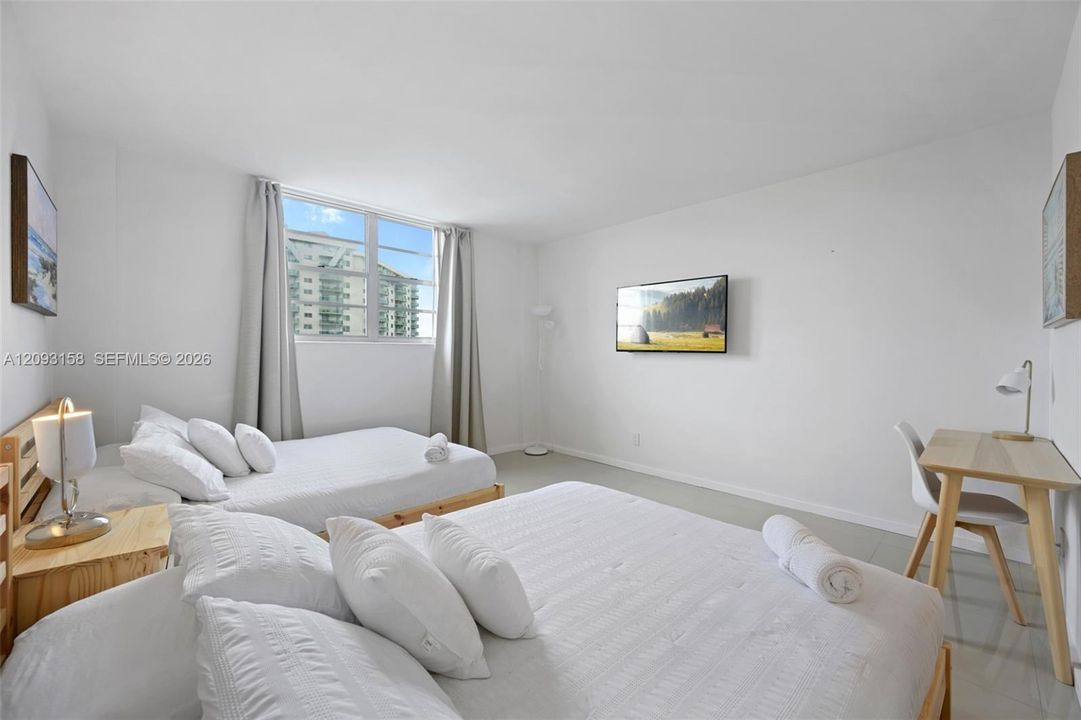 For Rent: $3,195 (1 beds, 1 baths, 1005 Square Feet)