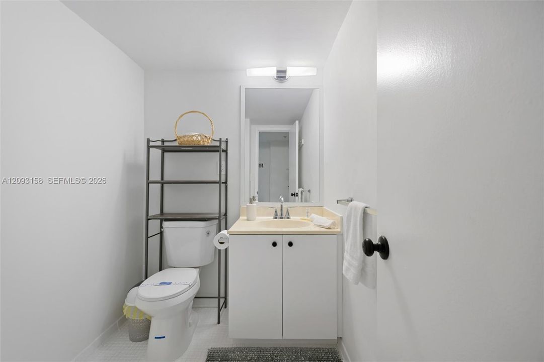 For Rent: $3,195 (1 beds, 1 baths, 1005 Square Feet)