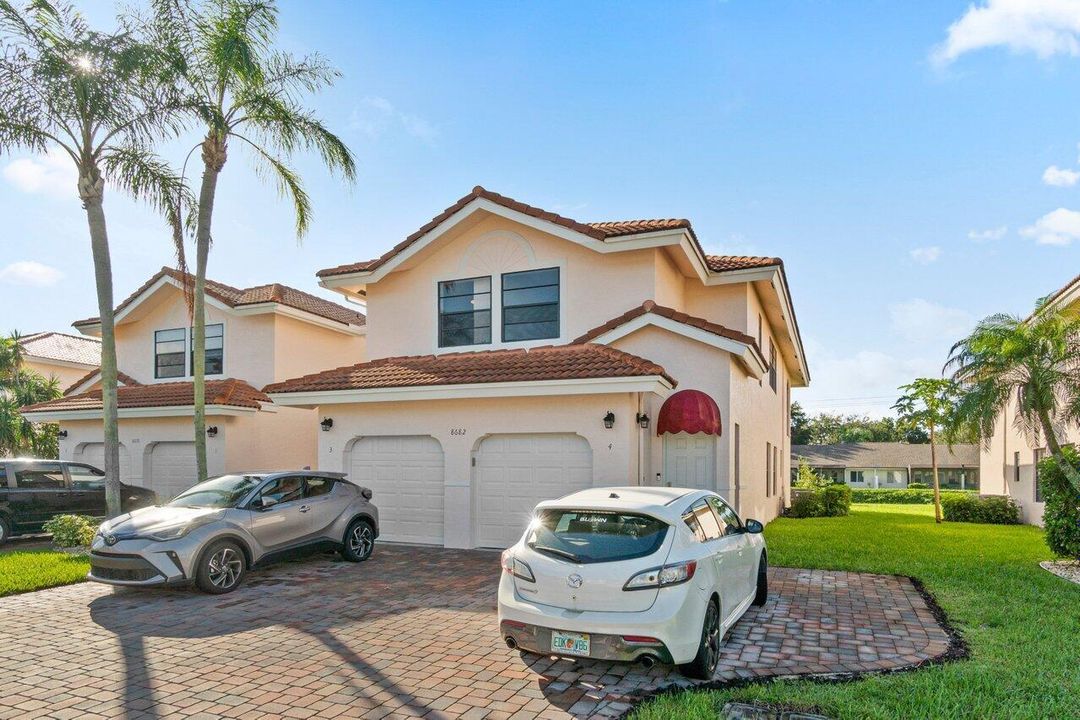 001-8682VaReale-BocaRaton-FL-33496-SMALL