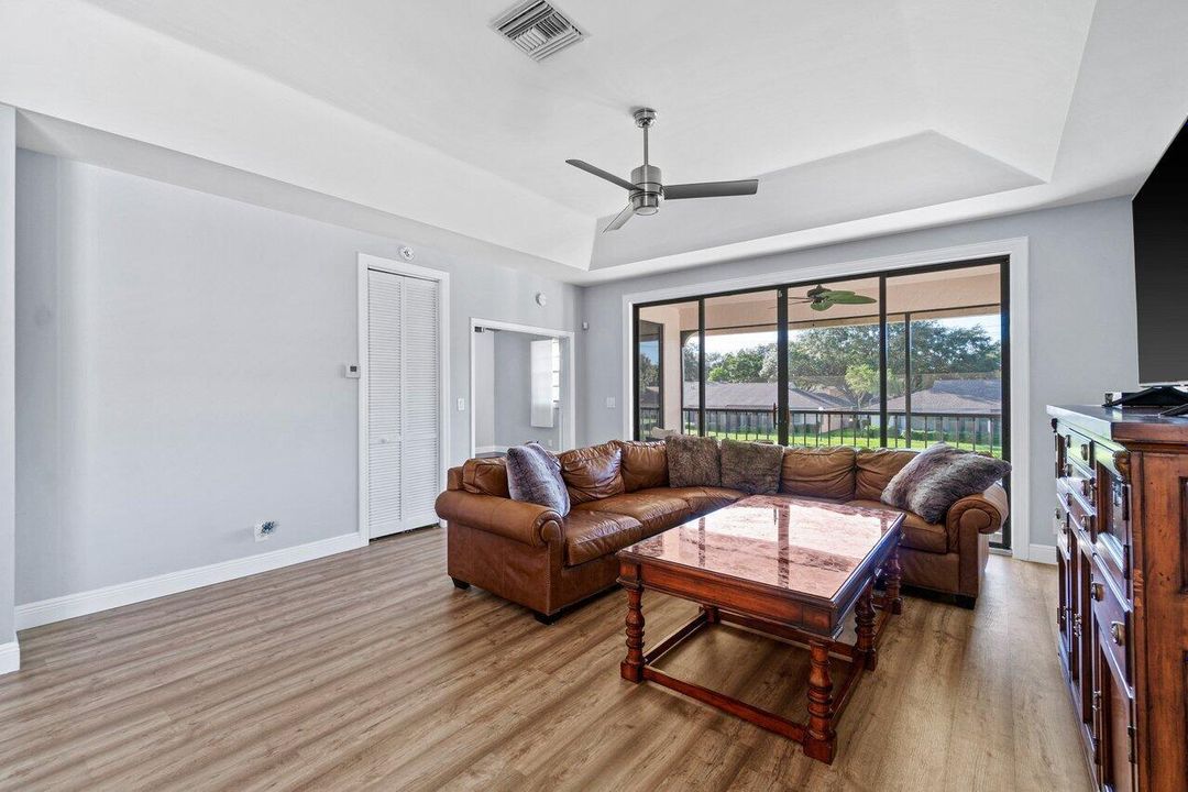 007-8682VaReale-BocaRaton-FL-33496-SMALL