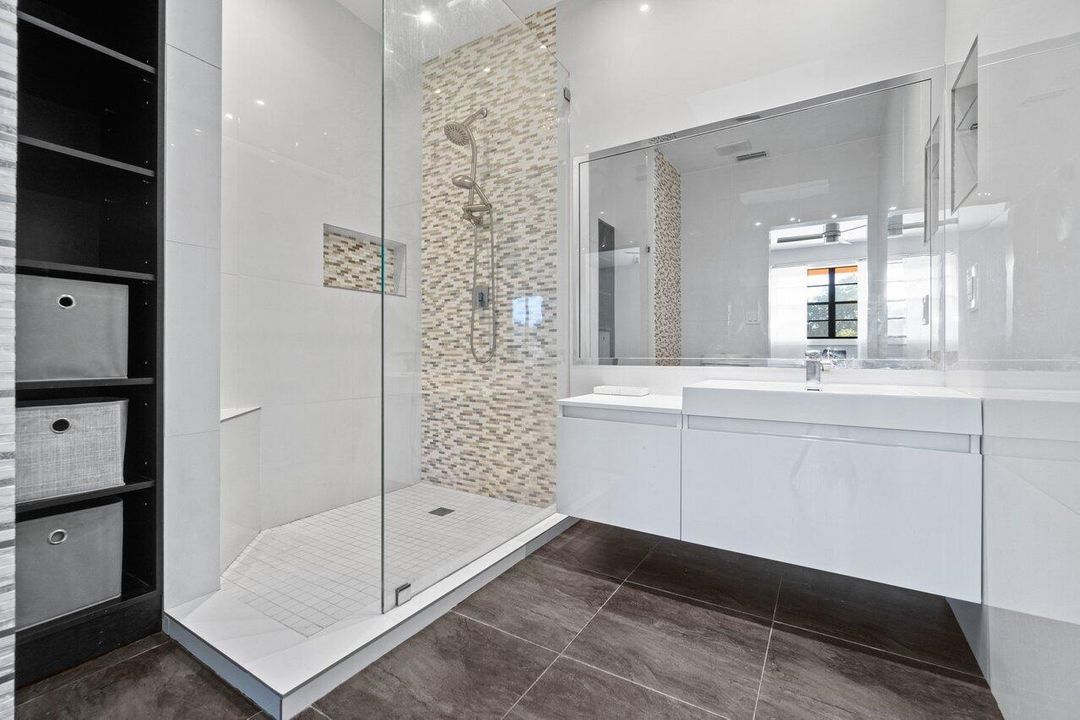 021-8682VaReale-BocaRaton-FL-33496-SMALL