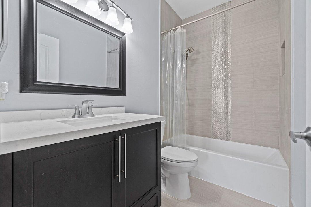 015-8682VaReale-BocaRaton-FL-33496-SMALL