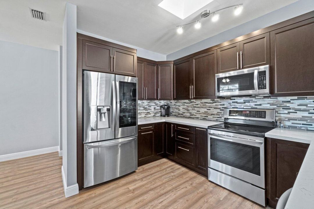010-8682VaReale-BocaRaton-FL-33496-SMALL