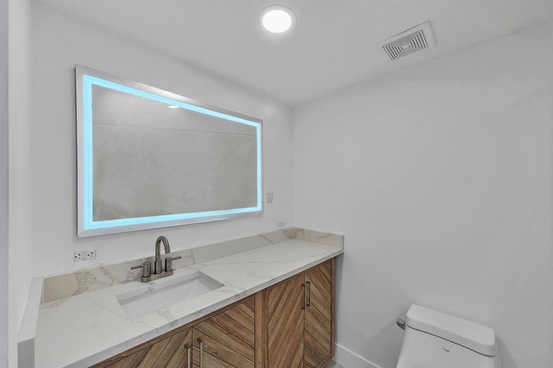 11 Primary Bathroom (1)