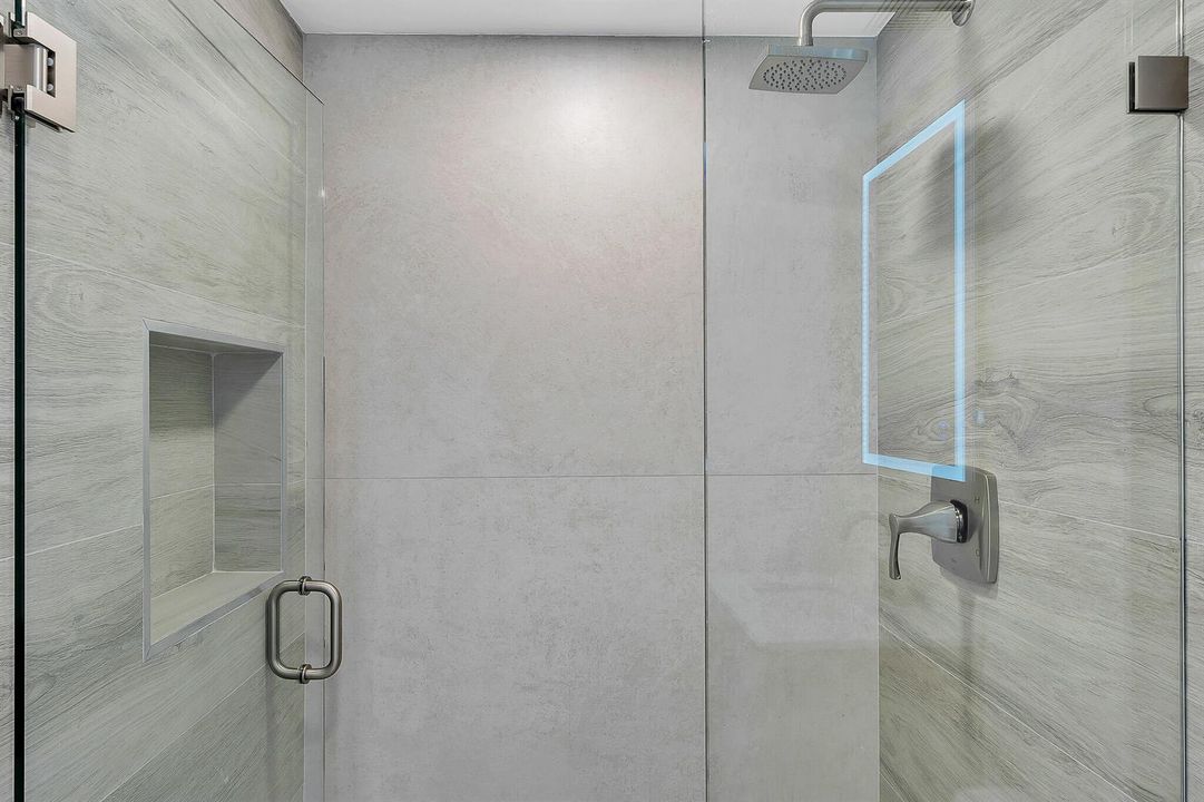 7 Guest Bathroom (3)