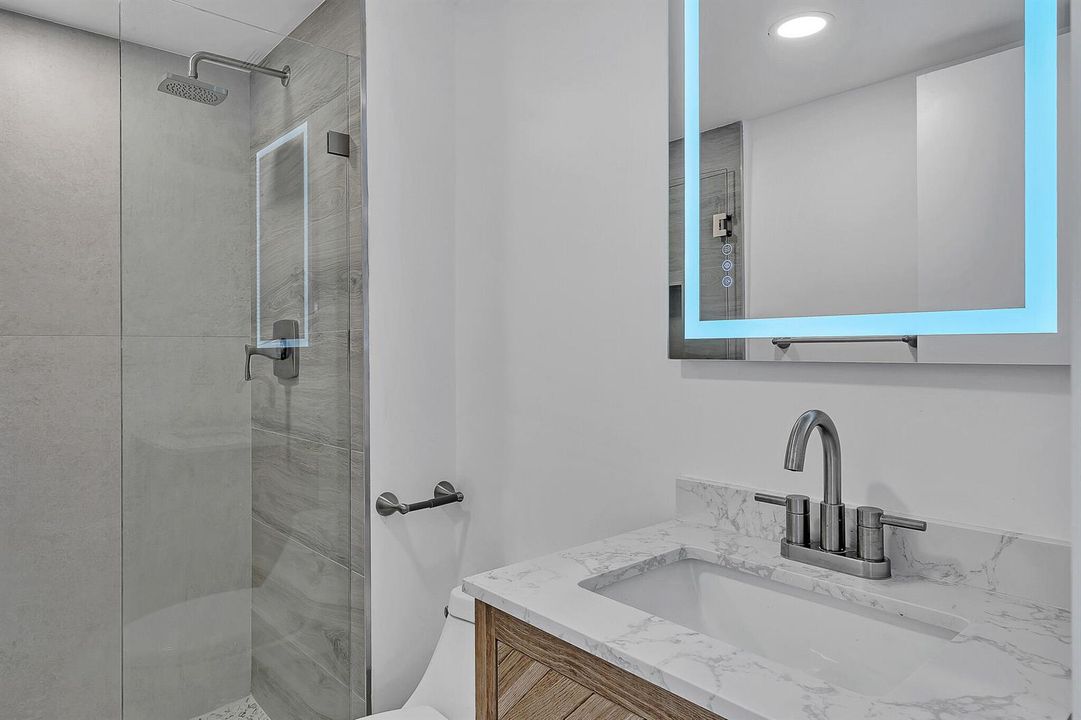 7 Guest Bathroom (2)