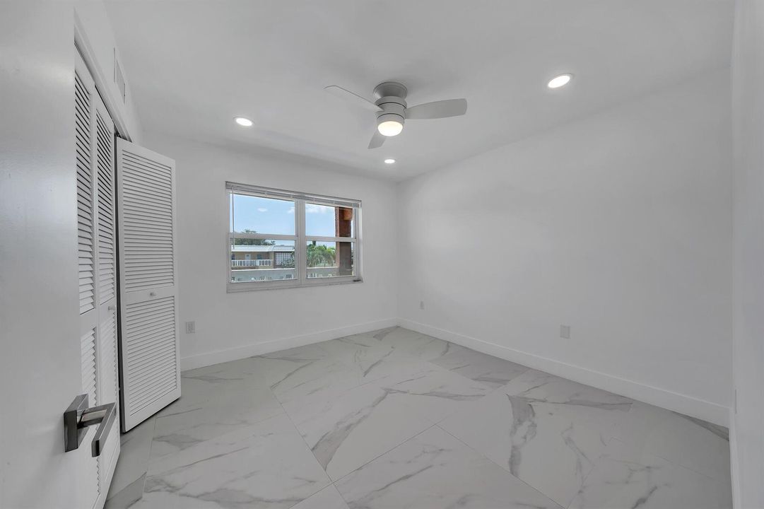 6 Guest Bedroom (1)