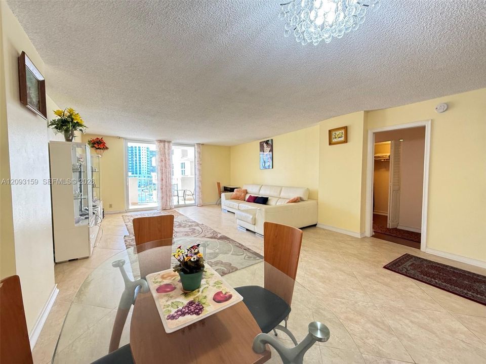 В аренду: $2,195 (1 спален, 2 ванн, 1300 Квадратных фут)