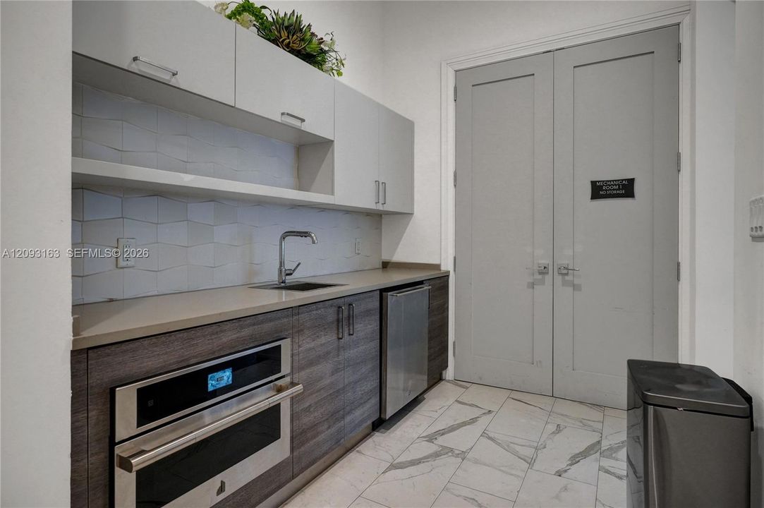 En Venta: $850,000 (3 camas, 2 baños, 1866 Pies cuadrados)