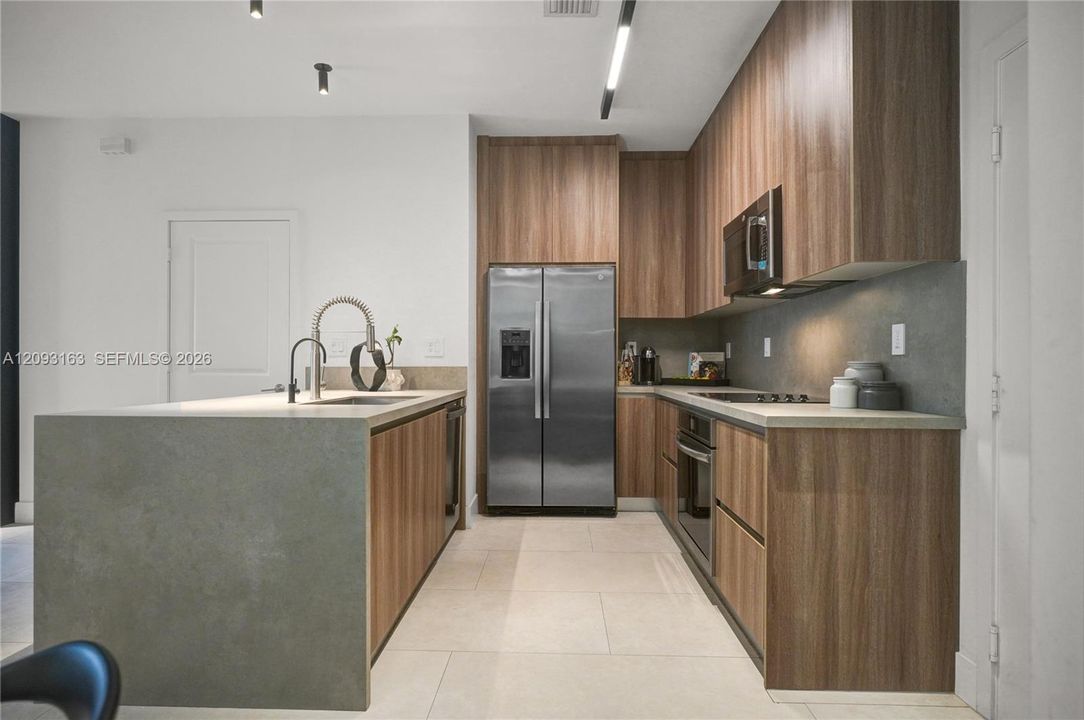En Venta: $850,000 (3 camas, 2 baños, 1866 Pies cuadrados)