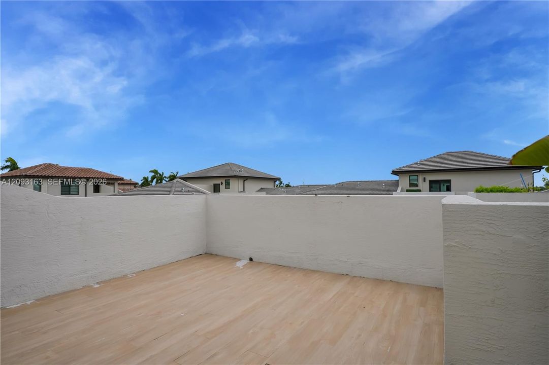 En Venta: $850,000 (3 camas, 2 baños, 1866 Pies cuadrados)