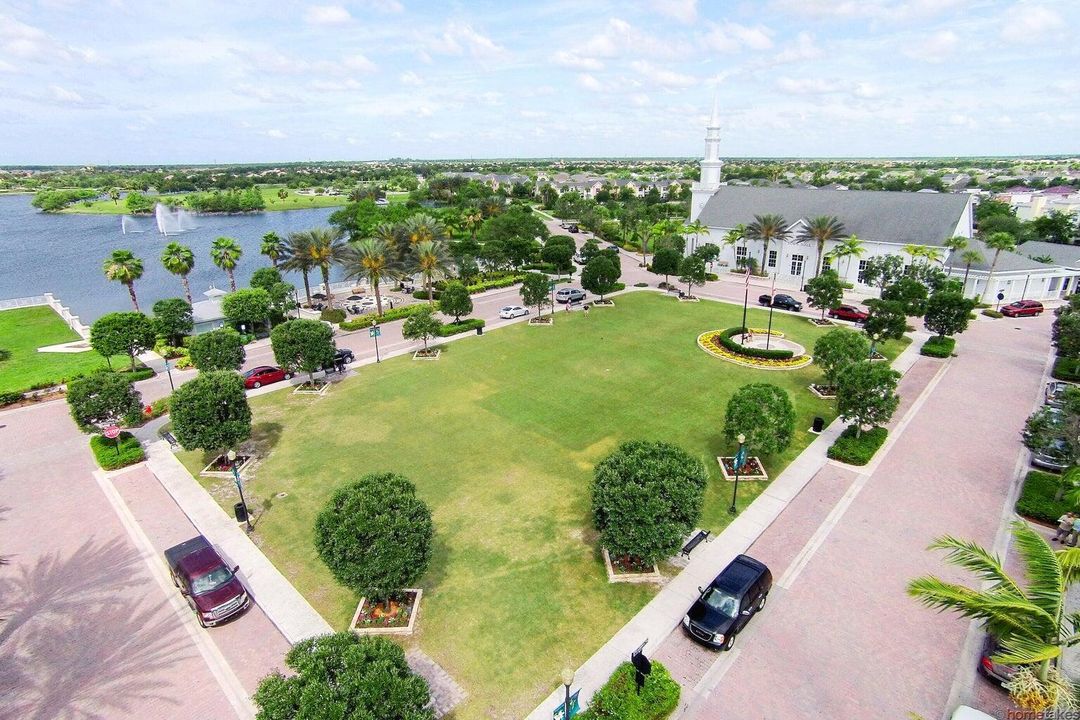 Tradition Square