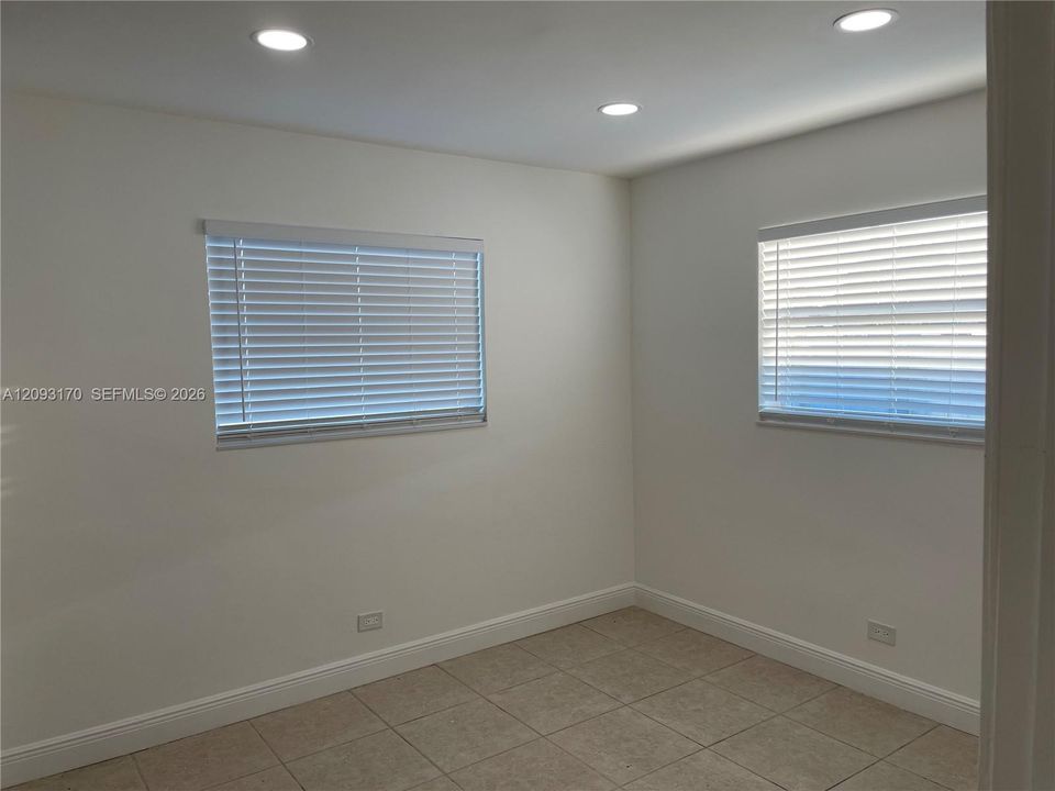 En Renta: $2,400 (2 camas, 1 baños, 900 Pies cuadrados)