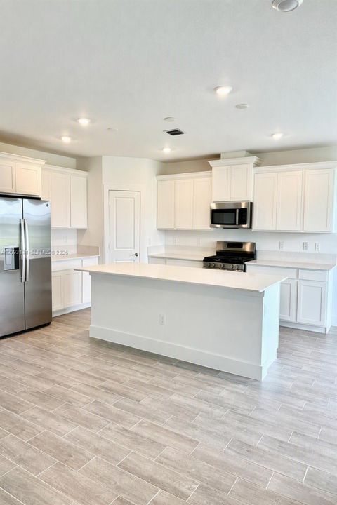 For Rent: $4,100 (4 beds, 3 baths, 2312 Square Feet)