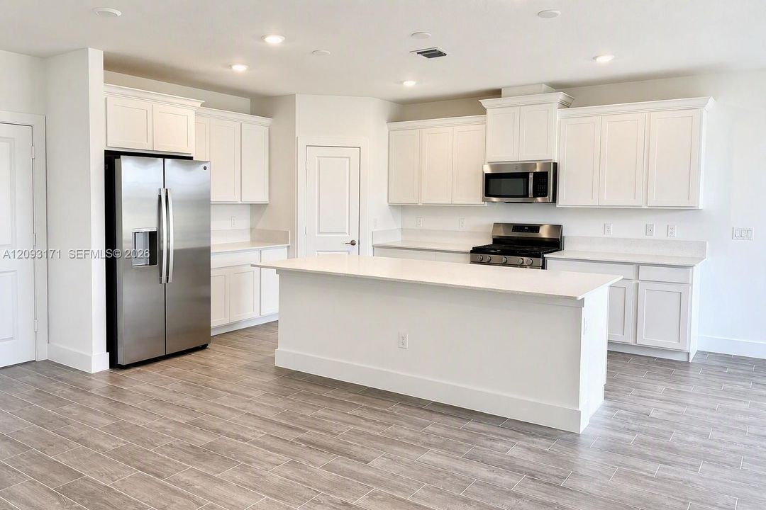 For Rent: $4,100 (4 beds, 3 baths, 2312 Square Feet)