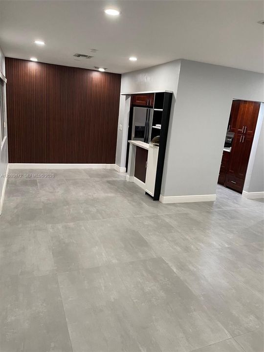 For Rent: $4,200 (3 beds, 2 baths, 1525 Square Feet)