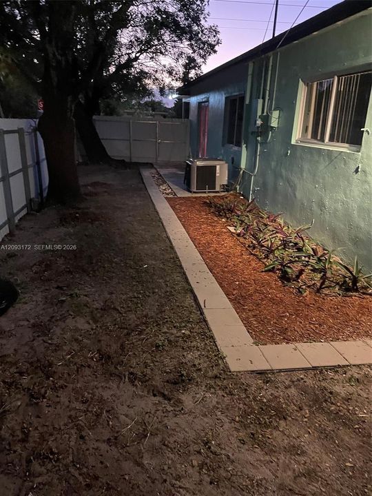 For Rent: $4,200 (3 beds, 2 baths, 1525 Square Feet)