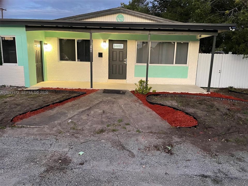 For Rent: $4,200 (3 beds, 2 baths, 1525 Square Feet)