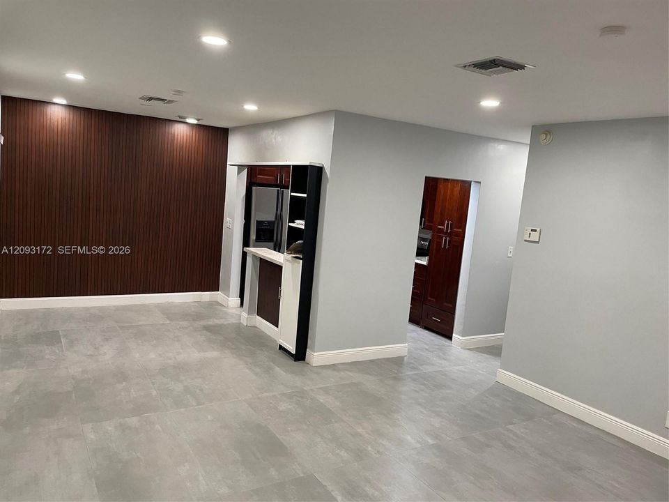 For Rent: $4,200 (3 beds, 2 baths, 1525 Square Feet)