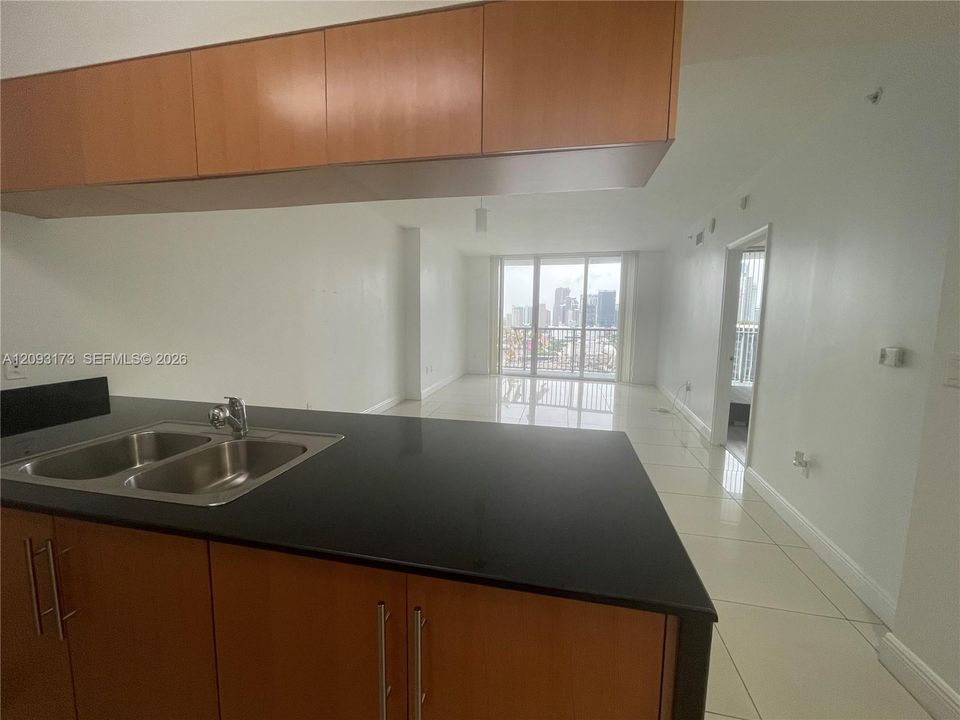 На продажу: $325,000 (1 спален, 1 ванн, 821 Квадратных фут)