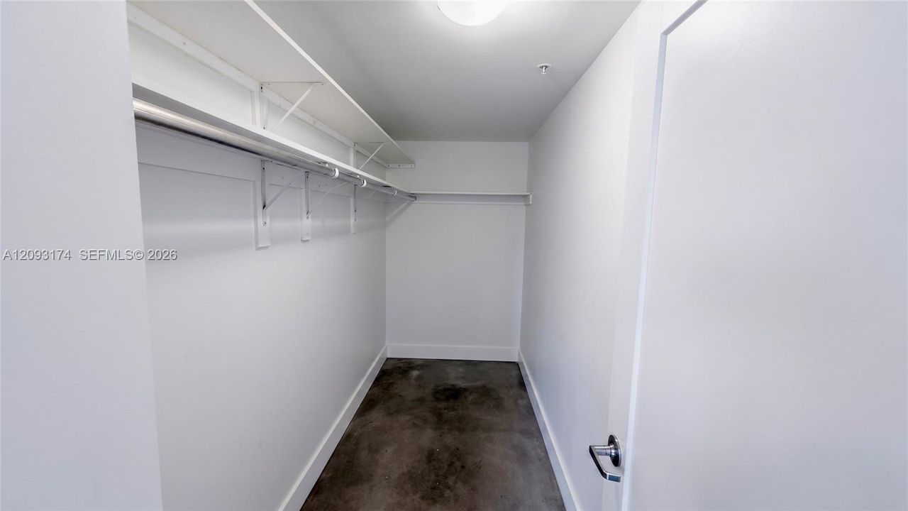 В аренду: $2,150 (2 спален, 1 ванн, 840 Квадратных фут)