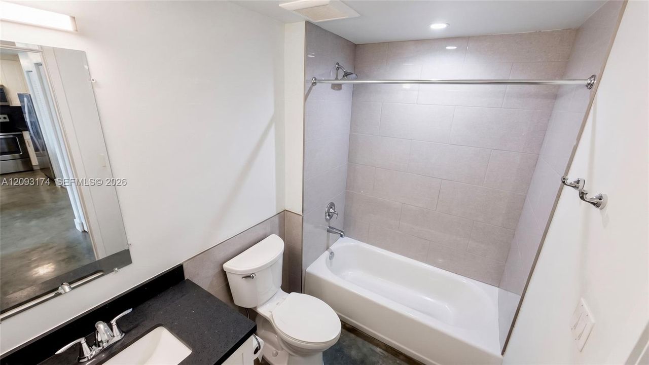 В аренду: $2,150 (2 спален, 1 ванн, 840 Квадратных фут)