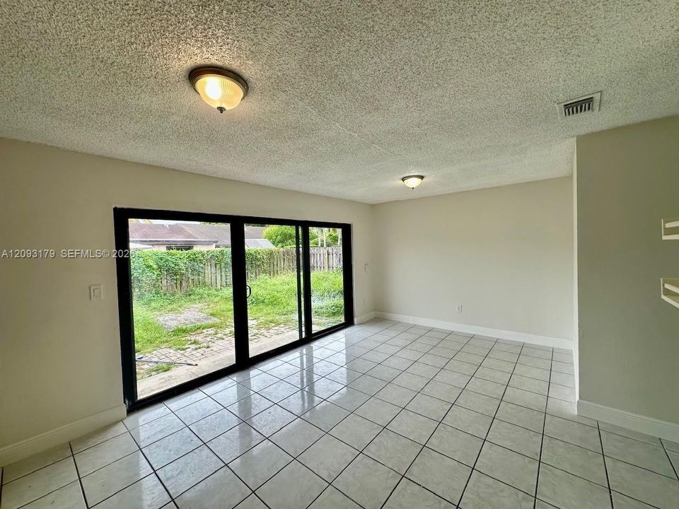 For Rent: $2,900 (3 beds, 2 baths, 1221 Square Feet)