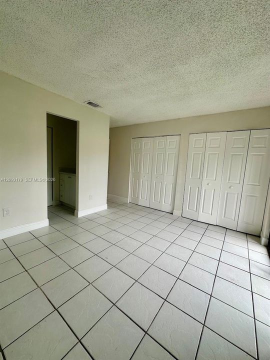 For Rent: $2,900 (3 beds, 2 baths, 1221 Square Feet)