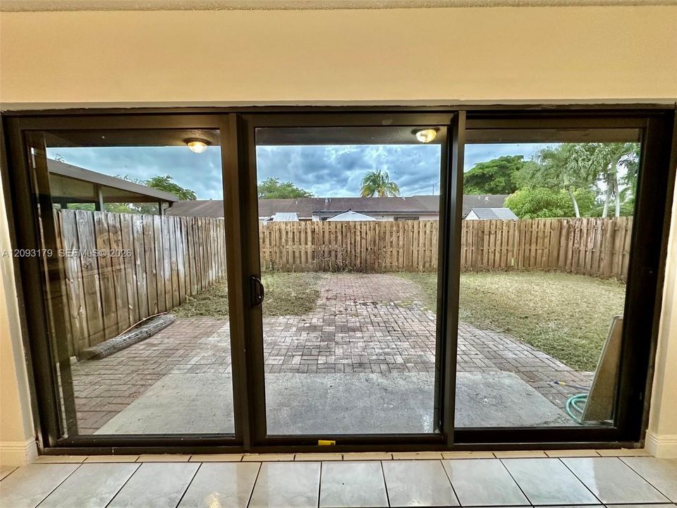 For Rent: $2,900 (3 beds, 2 baths, 1221 Square Feet)