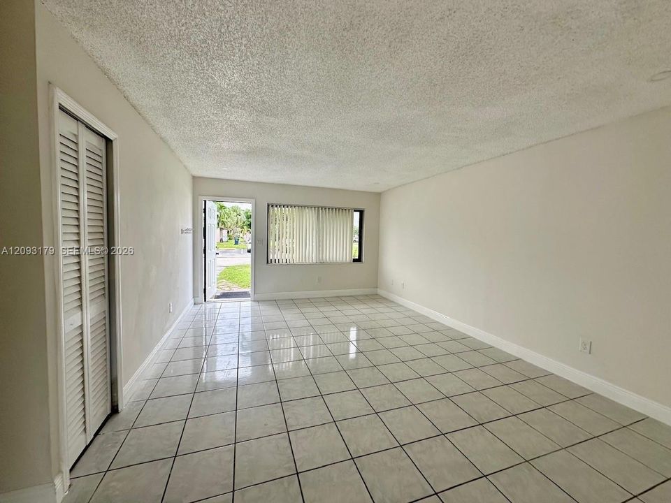 For Rent: $2,900 (3 beds, 2 baths, 1221 Square Feet)