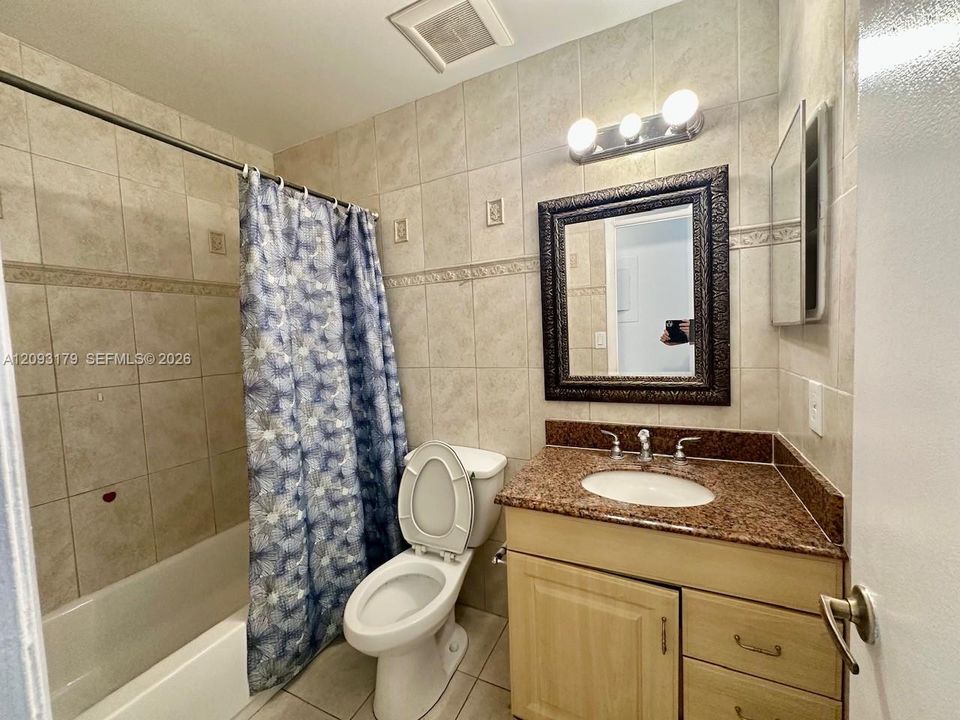 For Rent: $2,900 (3 beds, 2 baths, 1221 Square Feet)