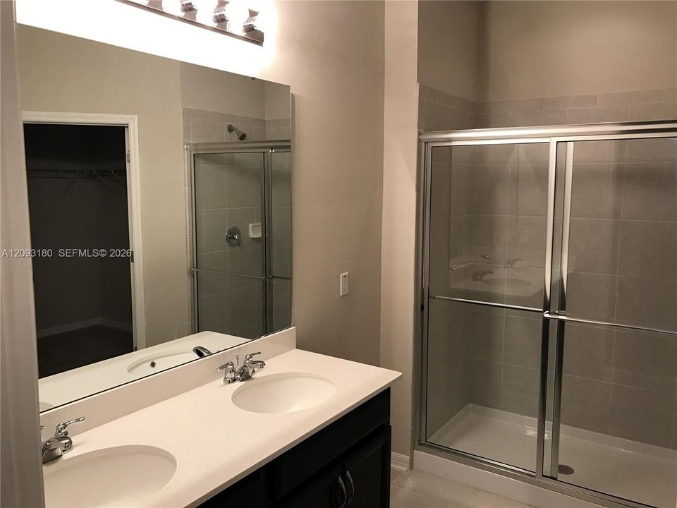 En Venta: $339,000 (3 camas, 2 baños, 1600 Pies cuadrados)