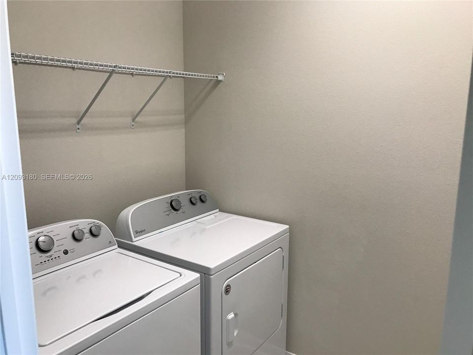 En Venta: $339,000 (3 camas, 2 baños, 1600 Pies cuadrados)