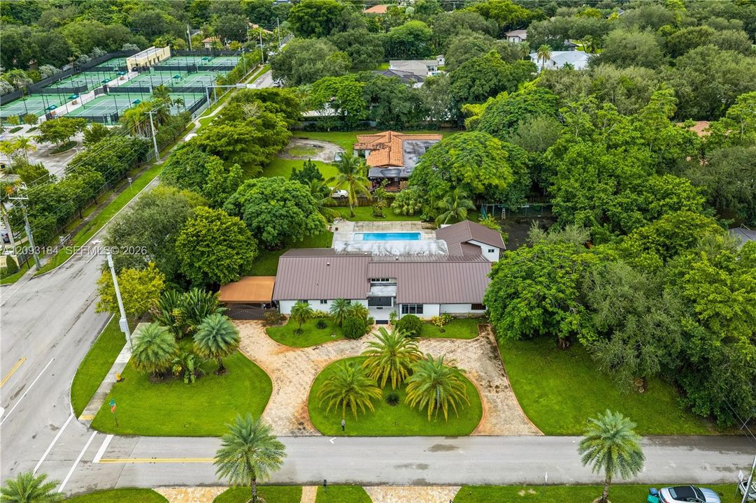 En Venta: $2,500,000 (5 camas, 3 baños, 3710 Pies cuadrados)