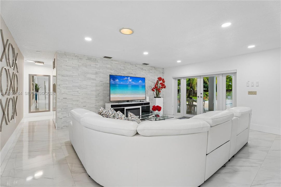 En Venta: $2,500,000 (5 camas, 3 baños, 3710 Pies cuadrados)