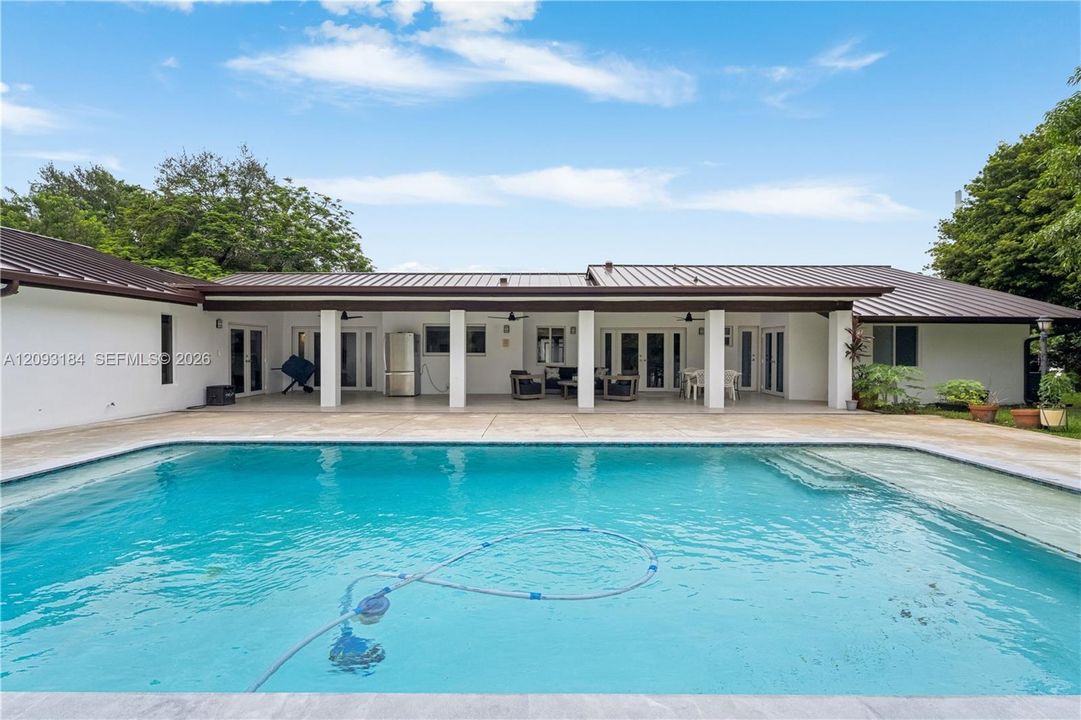 En Venta: $2,500,000 (5 camas, 3 baños, 3710 Pies cuadrados)