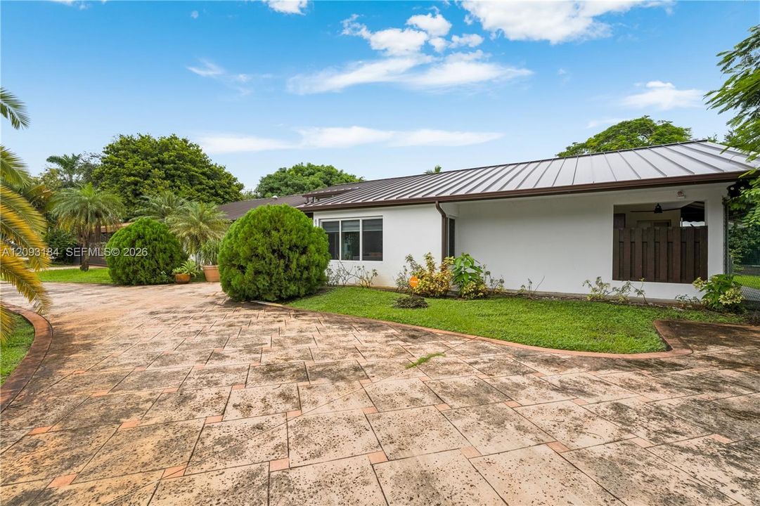 En Venta: $2,500,000 (5 camas, 3 baños, 3710 Pies cuadrados)