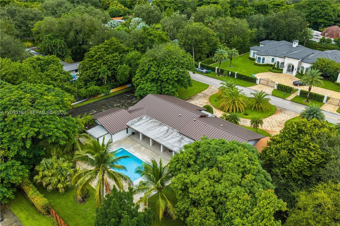 En Venta: $2,500,000 (5 camas, 3 baños, 3710 Pies cuadrados)