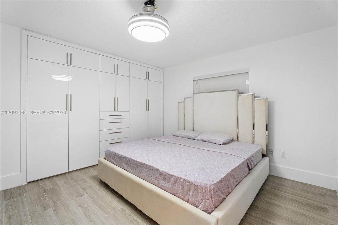 En Venta: $2,500,000 (5 camas, 3 baños, 3710 Pies cuadrados)