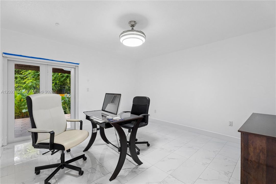 En Venta: $2,500,000 (5 camas, 3 baños, 3710 Pies cuadrados)