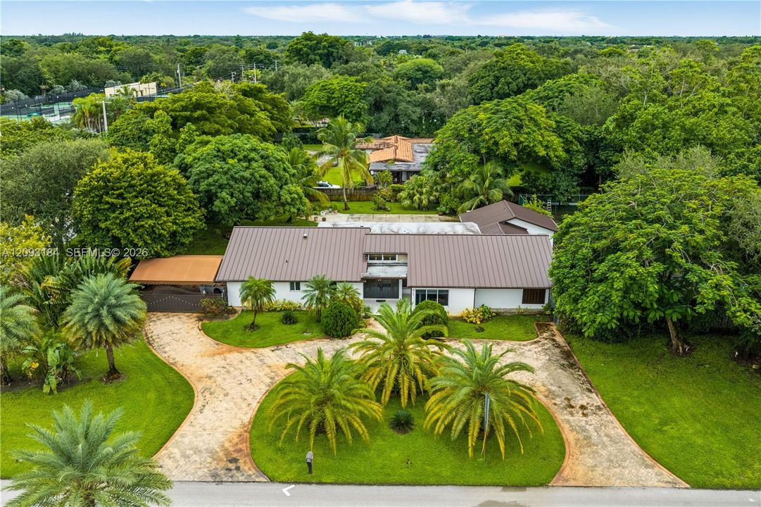 En Venta: $2,500,000 (5 camas, 3 baños, 3710 Pies cuadrados)