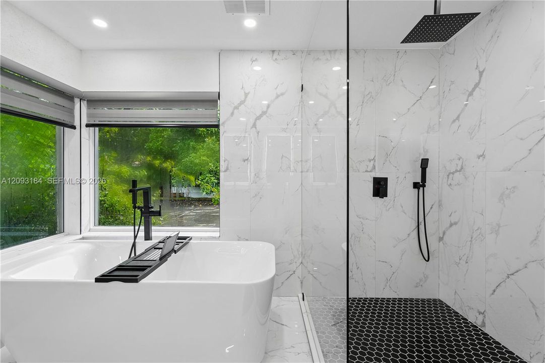 En Venta: $2,500,000 (5 camas, 3 baños, 3710 Pies cuadrados)