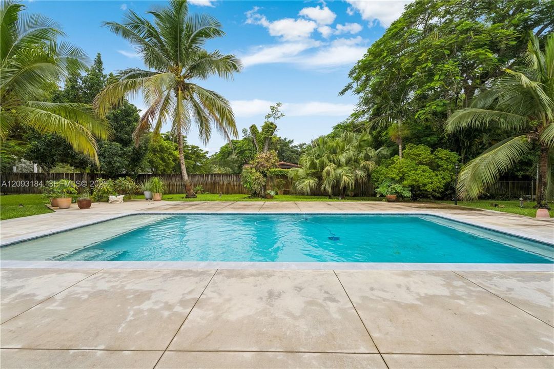 En Venta: $2,500,000 (5 camas, 3 baños, 3710 Pies cuadrados)