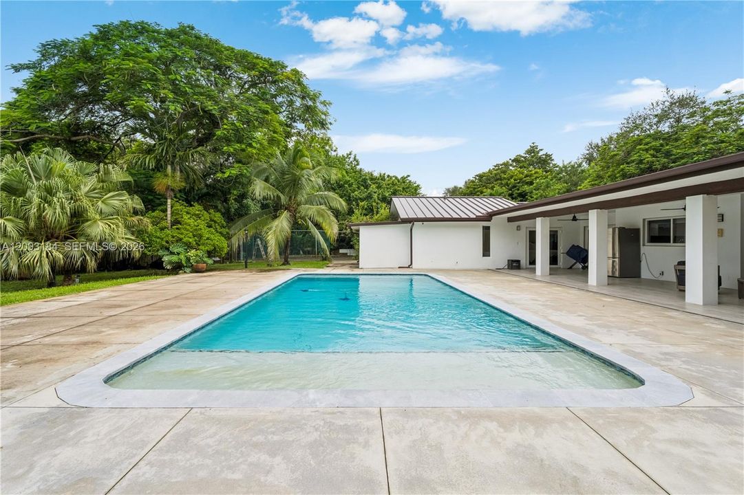 En Venta: $2,500,000 (5 camas, 3 baños, 3710 Pies cuadrados)