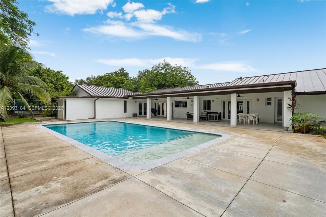 En Venta: $2,500,000 (5 camas, 3 baños, 3710 Pies cuadrados)